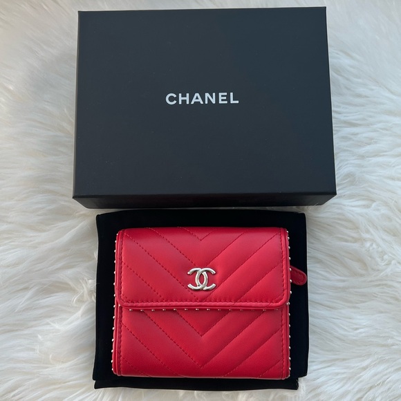 Chanel Tri-Fold Red Wallet - Picture 3 of 9